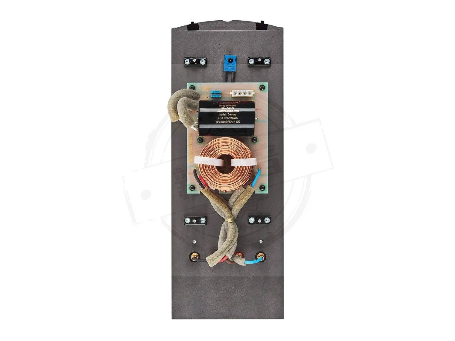 805d4_rearmounted_desktop